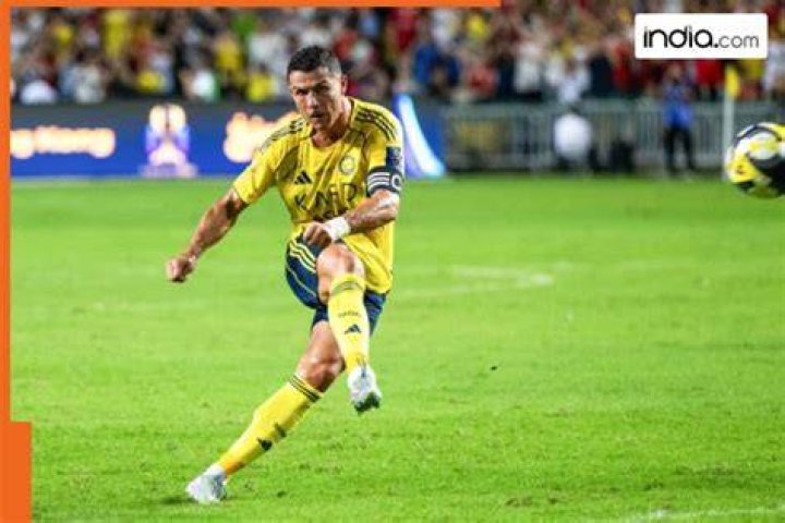 How cristiano ronaldo became a footballer?