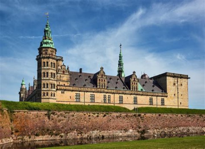 Where is elsinore castle located?