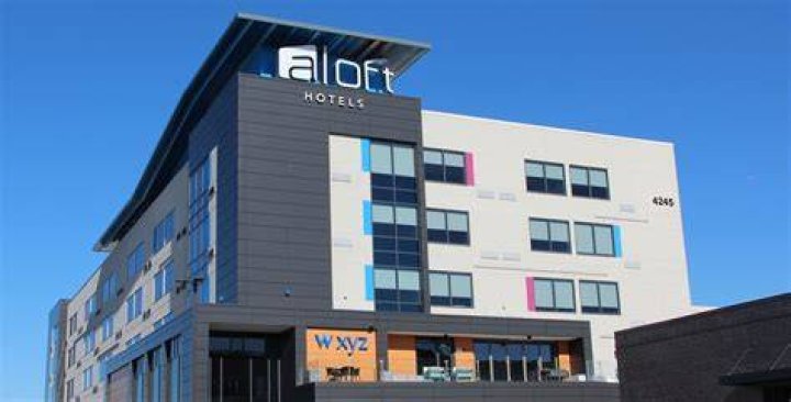 Who owns aloft hotels?